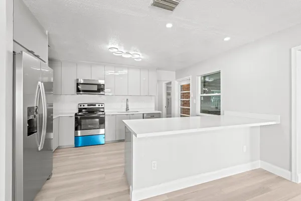 $549,900 | 534 East Del Monte Avenue, Clewiston, FL 33440