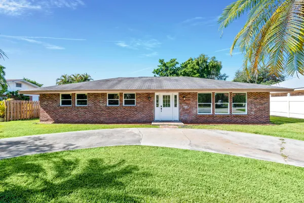 $549,900 | 534 East Del Monte Avenue, Clewiston, FL 33440
