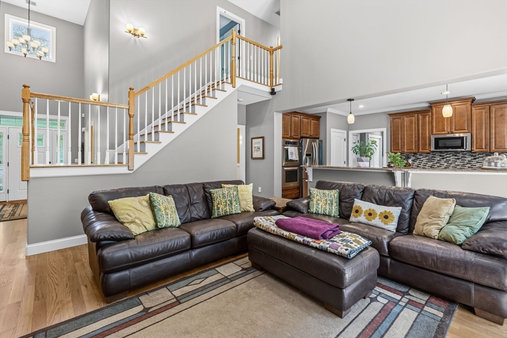 17 Bissonnette Circle Southampton, MA 01073 - Photo 9 of 42