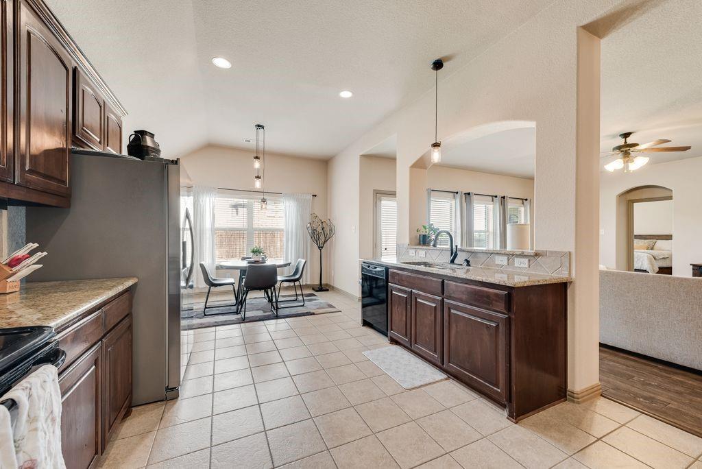 3821 Regent Street Midlothian, TX 76065 - Photo 12 of 25