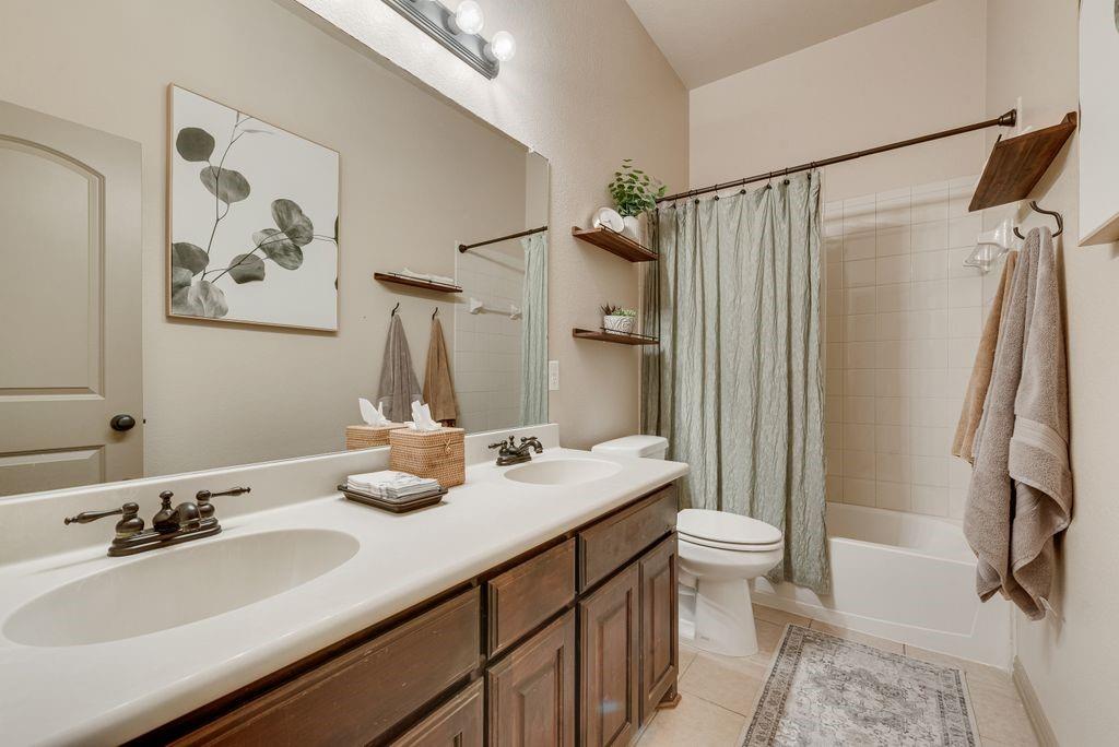 3821 Regent Street Midlothian, TX 76065 - Photo 15 of 25 Bathroom 2