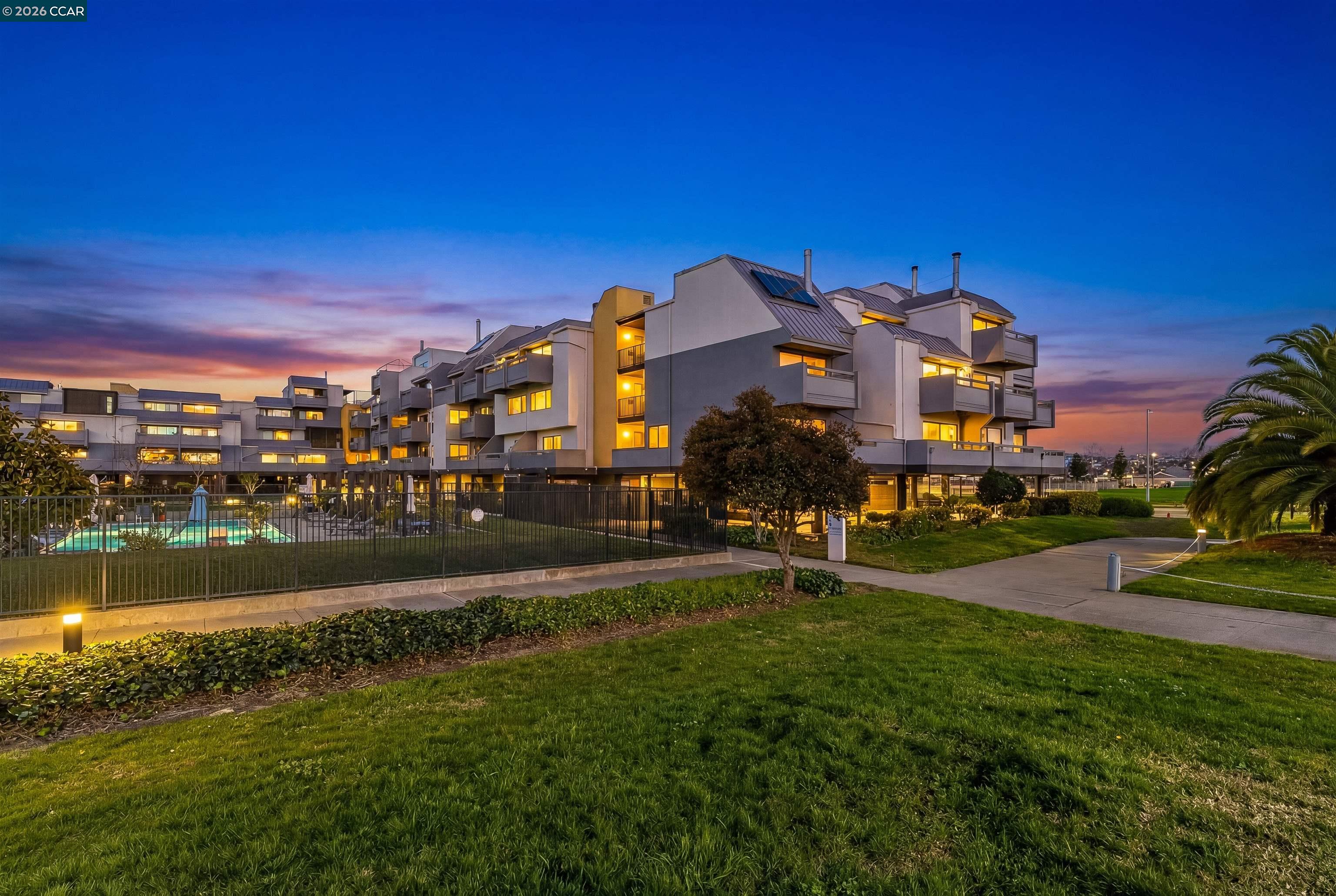 1 Embarcadero West, Unit 164 Oakland, CA 94607 - Photo 17 of 24