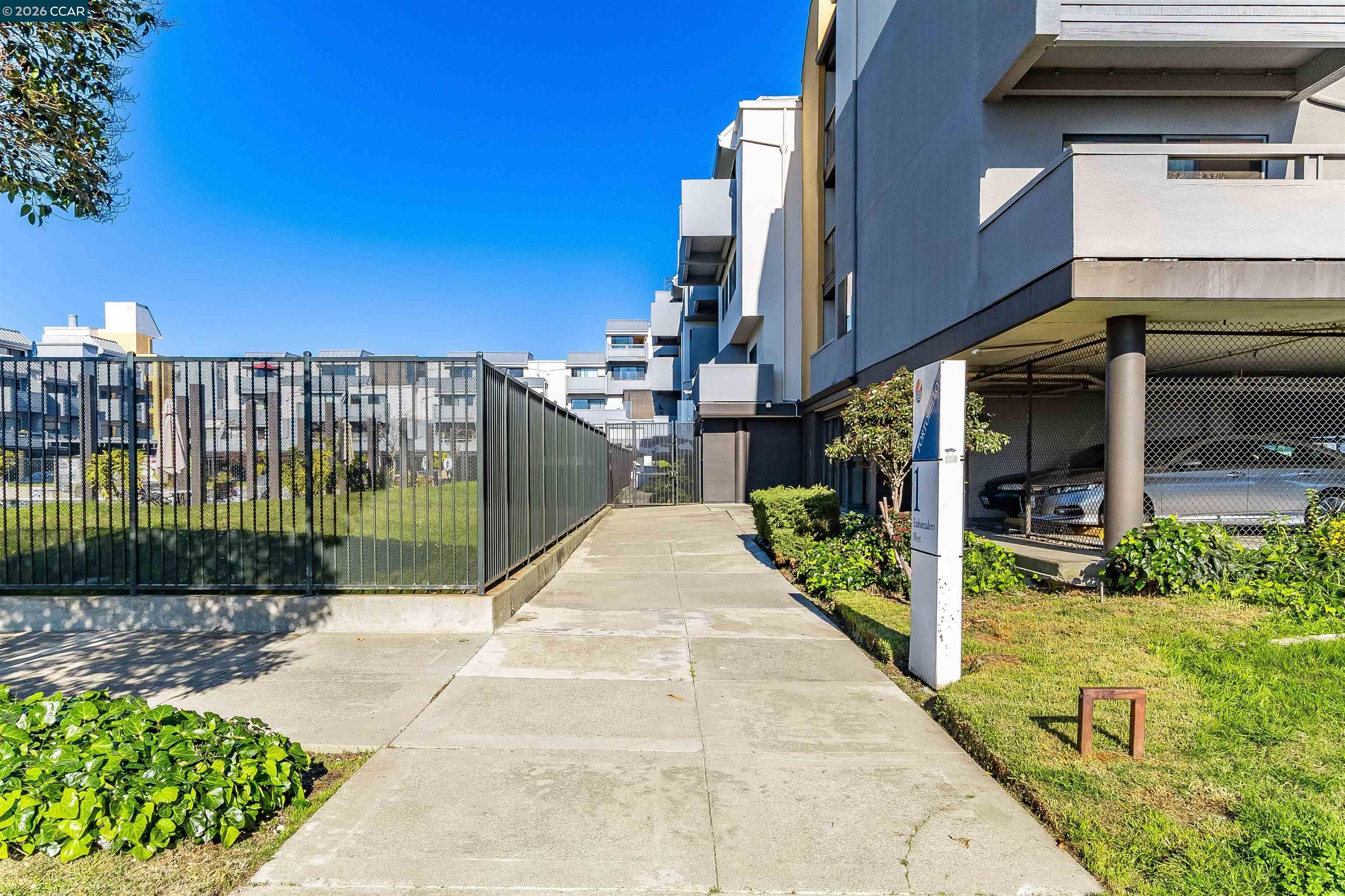 1 Embarcadero West, Unit 164 Oakland, CA 94607 - Photo 18 of 24