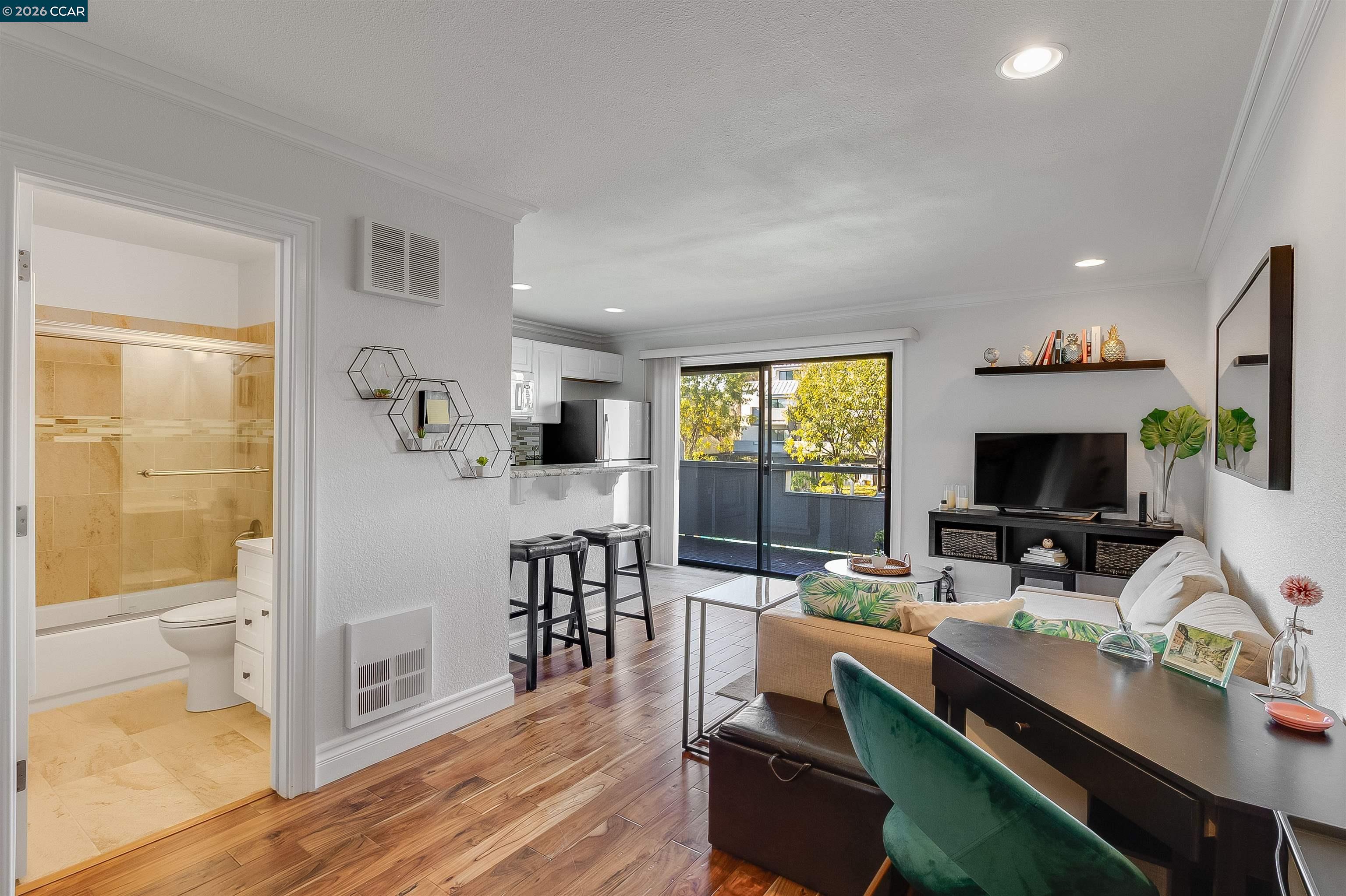 1 Embarcadero West, Unit 164 Oakland, CA 94607 - Photo 3 of 24