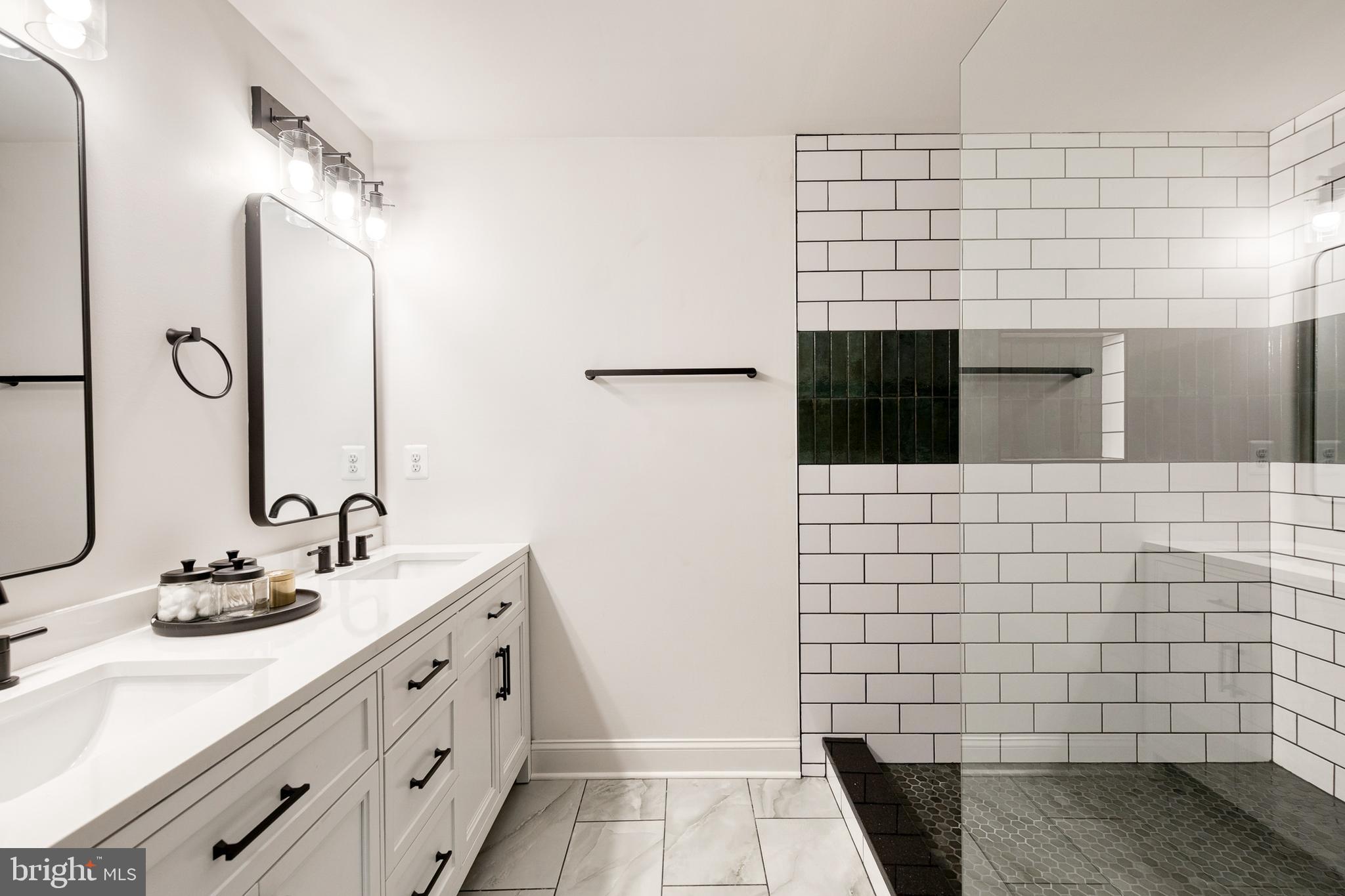 2520 Madison Avenue Baltimore, MD 21217 - Photo 27 of 59 Second floor bathroom