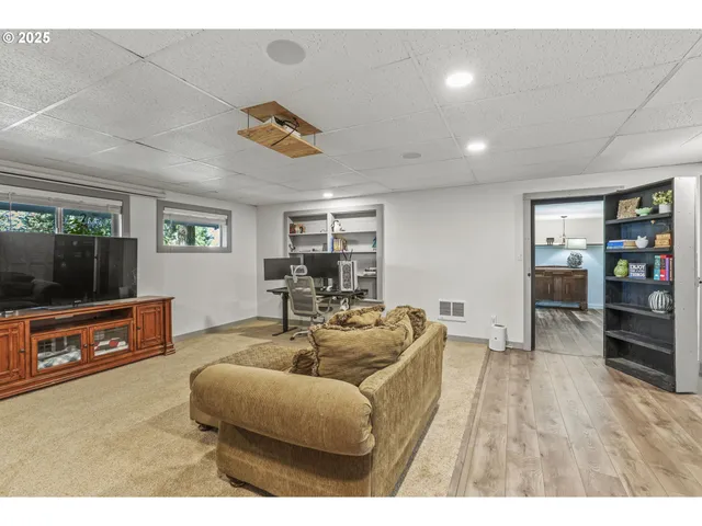 $650,000 | 2342 East Lynnwood Drive, Longview, WA 98632