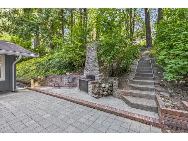 $650,000 | 2342 East Lynnwood Drive, Longview, WA 98632