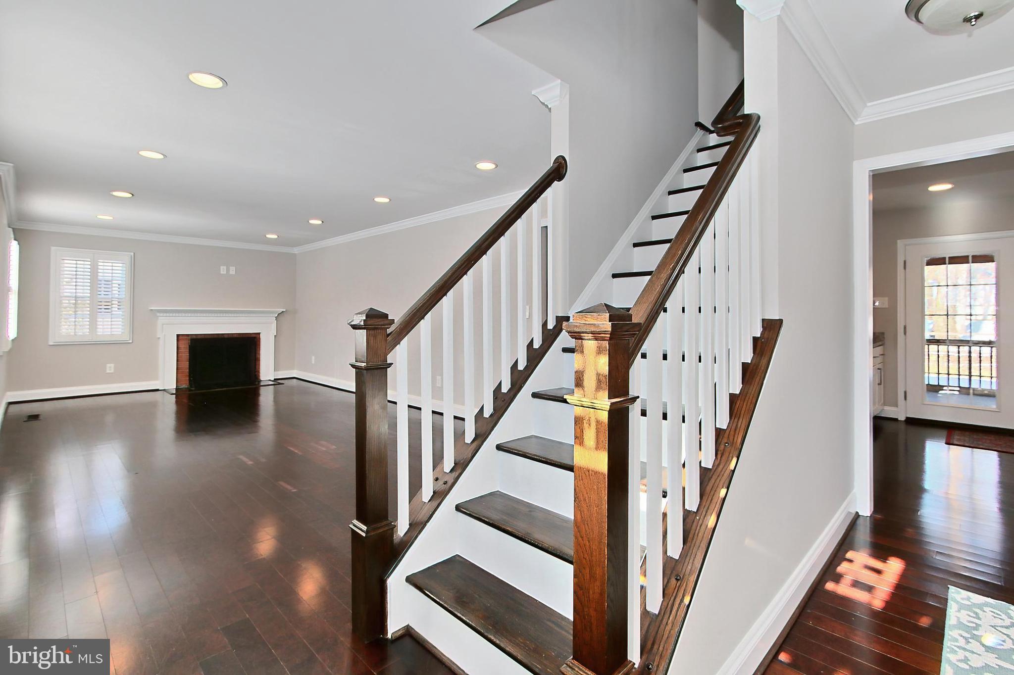 2006 Rampart Drive Alexandria, VA 22308 - Photo 4 of 37 Gallery Image 4