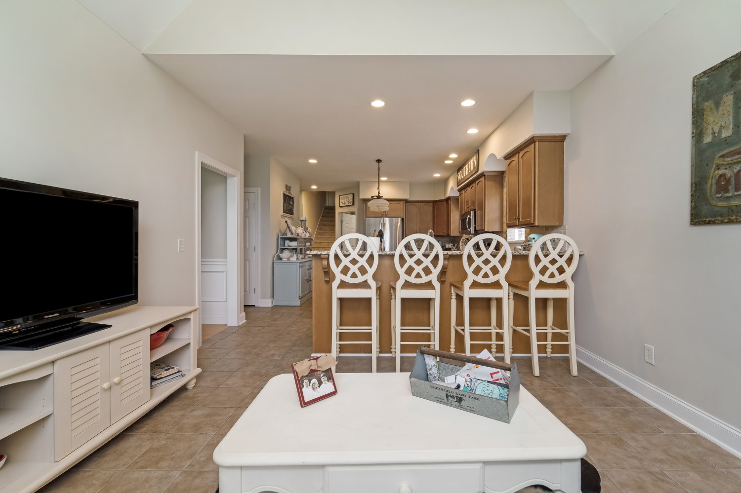194 Greenvale Road Milton, TN 37118 - Photo 13 of 36 a living room with furniture and flat screen tv
