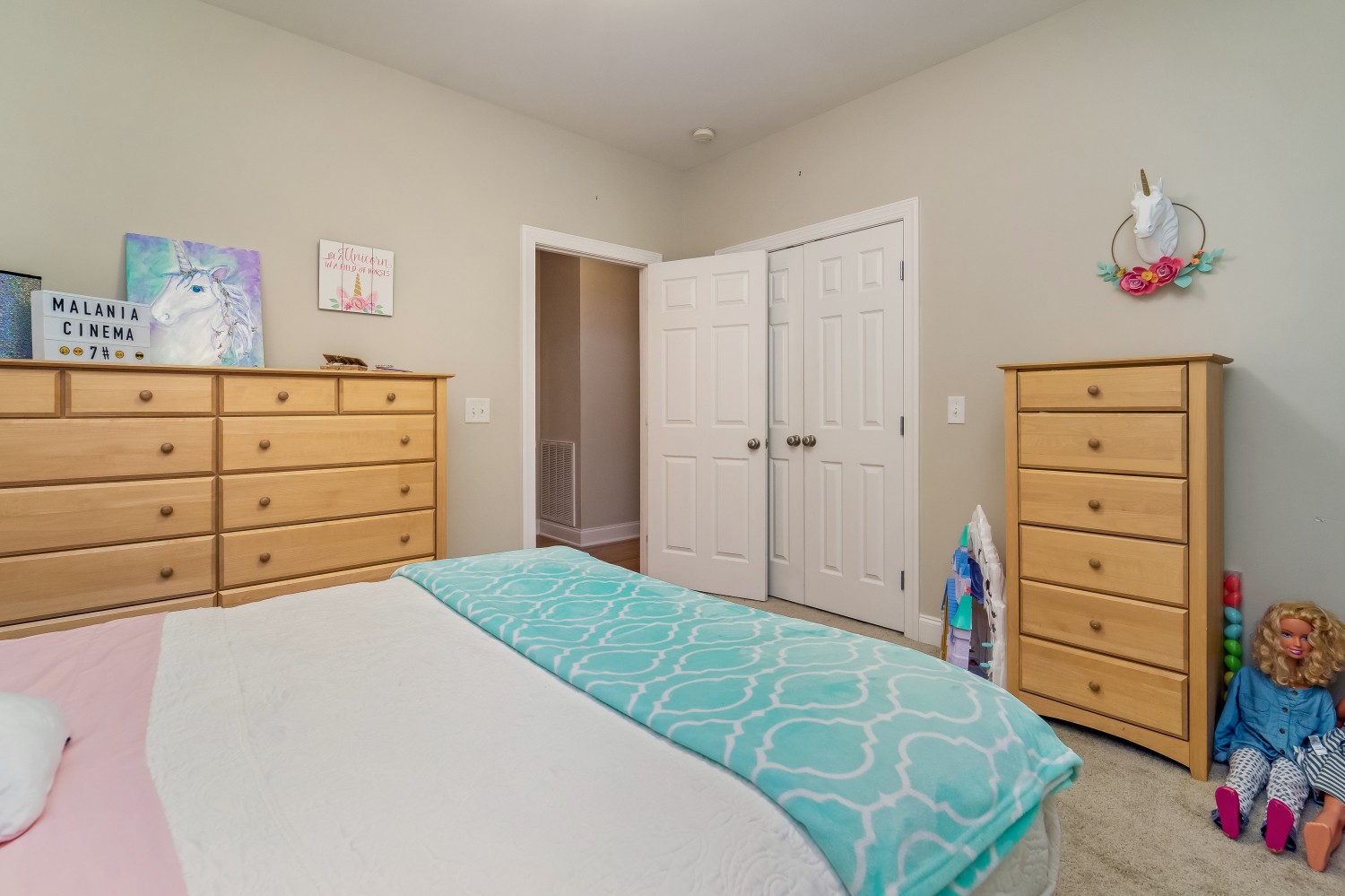 194 Greenvale Road Milton, TN 37118 - Photo 28 of 36 a bedroom with a bed and a dresser