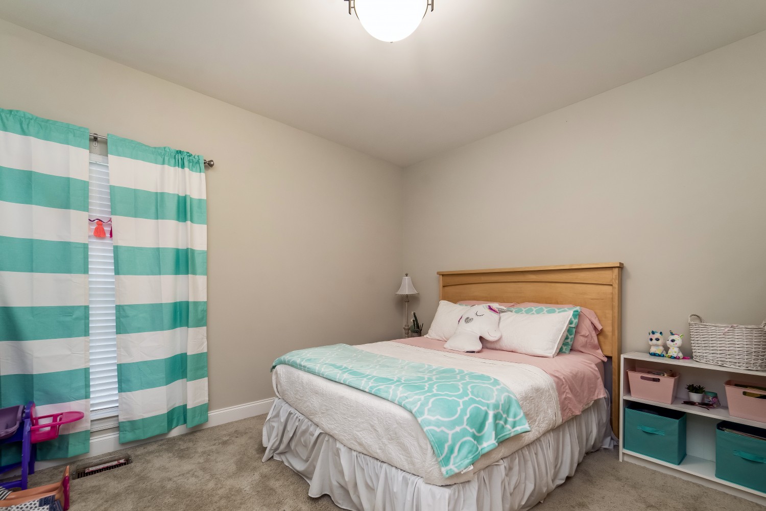 194 Greenvale Road Milton, TN 37118 - Photo 29 of 36 a bedroom with a bed and a wall painting