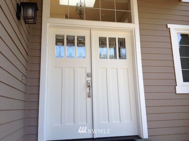 824 Chelan Place Northeast Renton, WA 98059 - Photo 2 of 9 Gallery Image 2