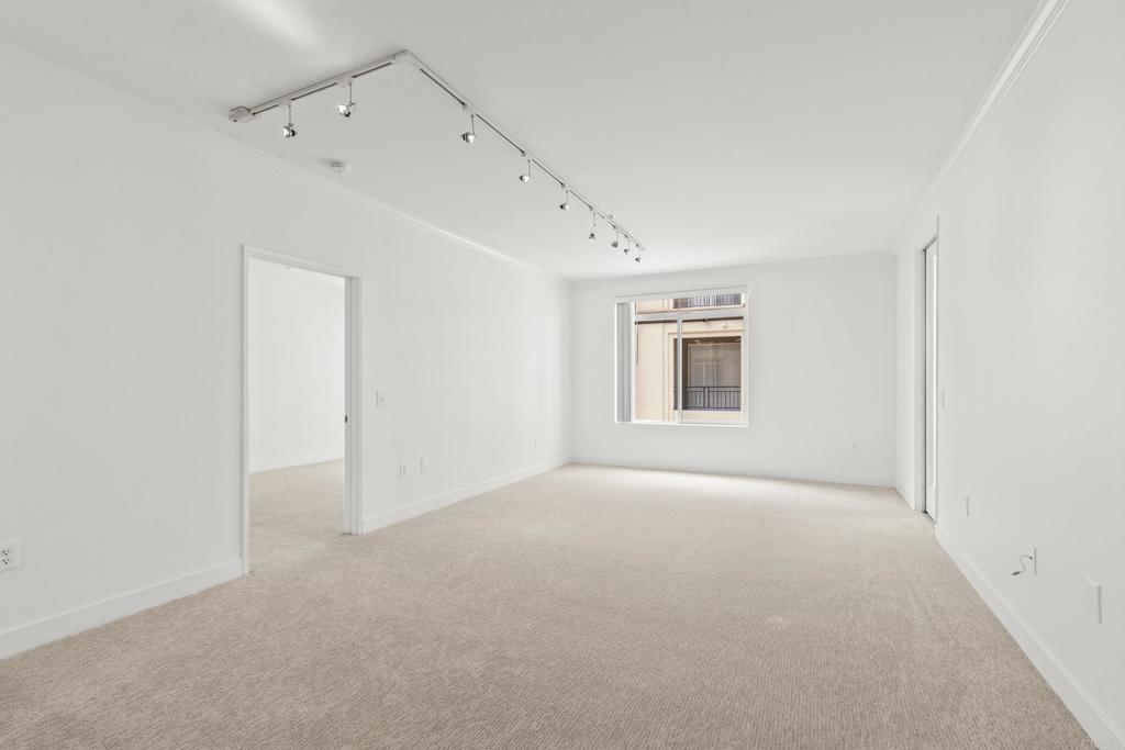 9237 Regents Road, Unit K218 La Jolla, CA 92037 - Photo 20 of 32 Living Room