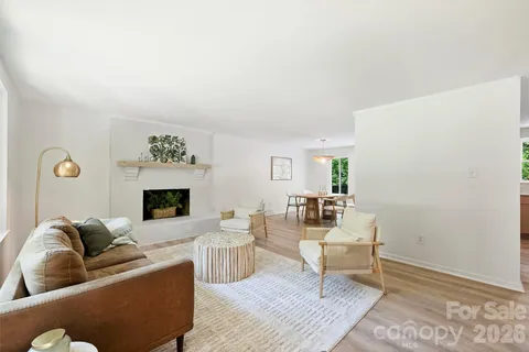 $675,000 | 7323 Rollingridge Drive, Charlotte, NC 28211