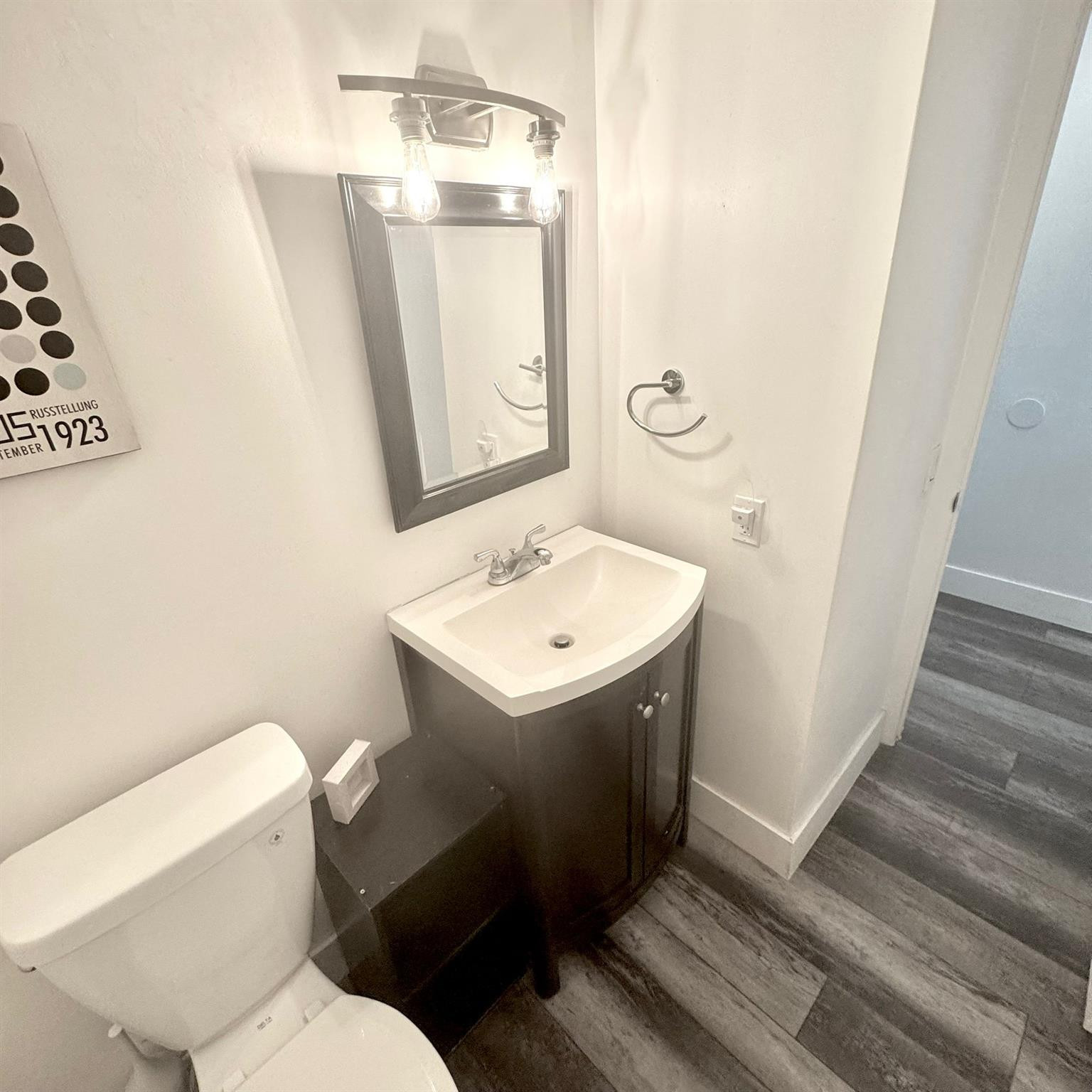 1605 Bay Road, Unit 304 Miami Beach, FL 33139 - Photo 11 of 17 Photo 11