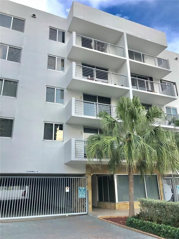 1605 Bay Road, Unit 304 Miami Beach, FL 33139 - Photo 2 of 17 Photo 2