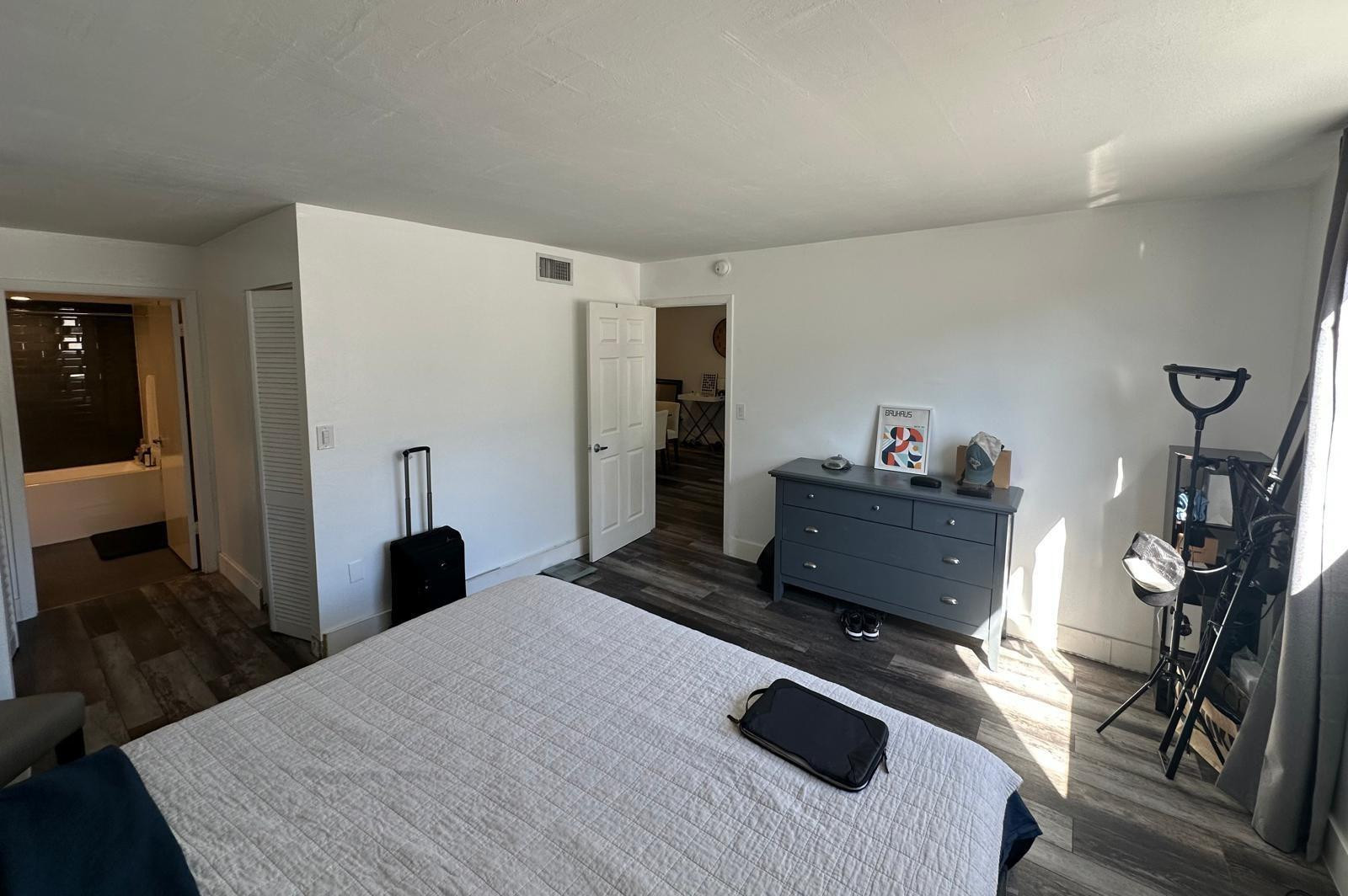 1605 Bay Road, Unit 304 Miami Beach, FL 33139 - Photo 6 of 17 Photo 6