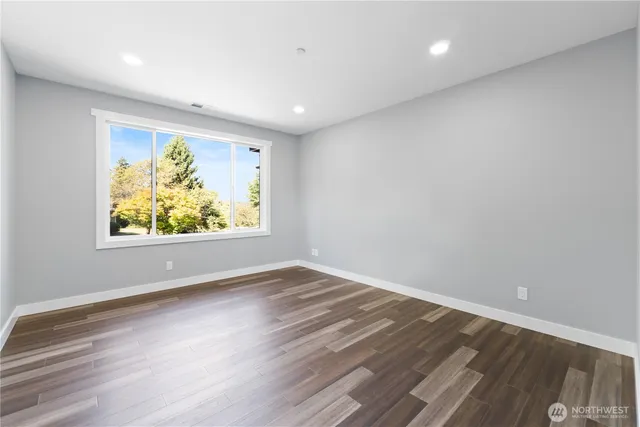 $1,249,000 | 14060 7th Place South, Burien, WA 98168