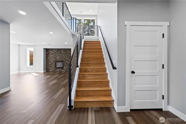 $1,249,000 | 14060 7th Place South, Burien, WA 98168