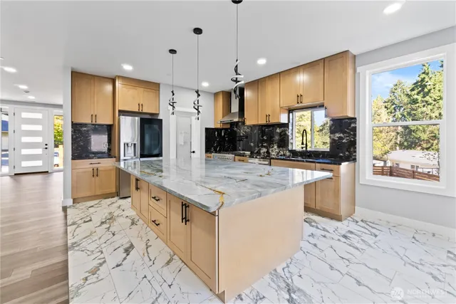 $1,249,000 | 14060 7th Place South, Burien, WA 98168