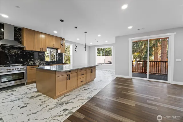 $1,249,000 | 14060 7th Place South, Burien, WA 98168