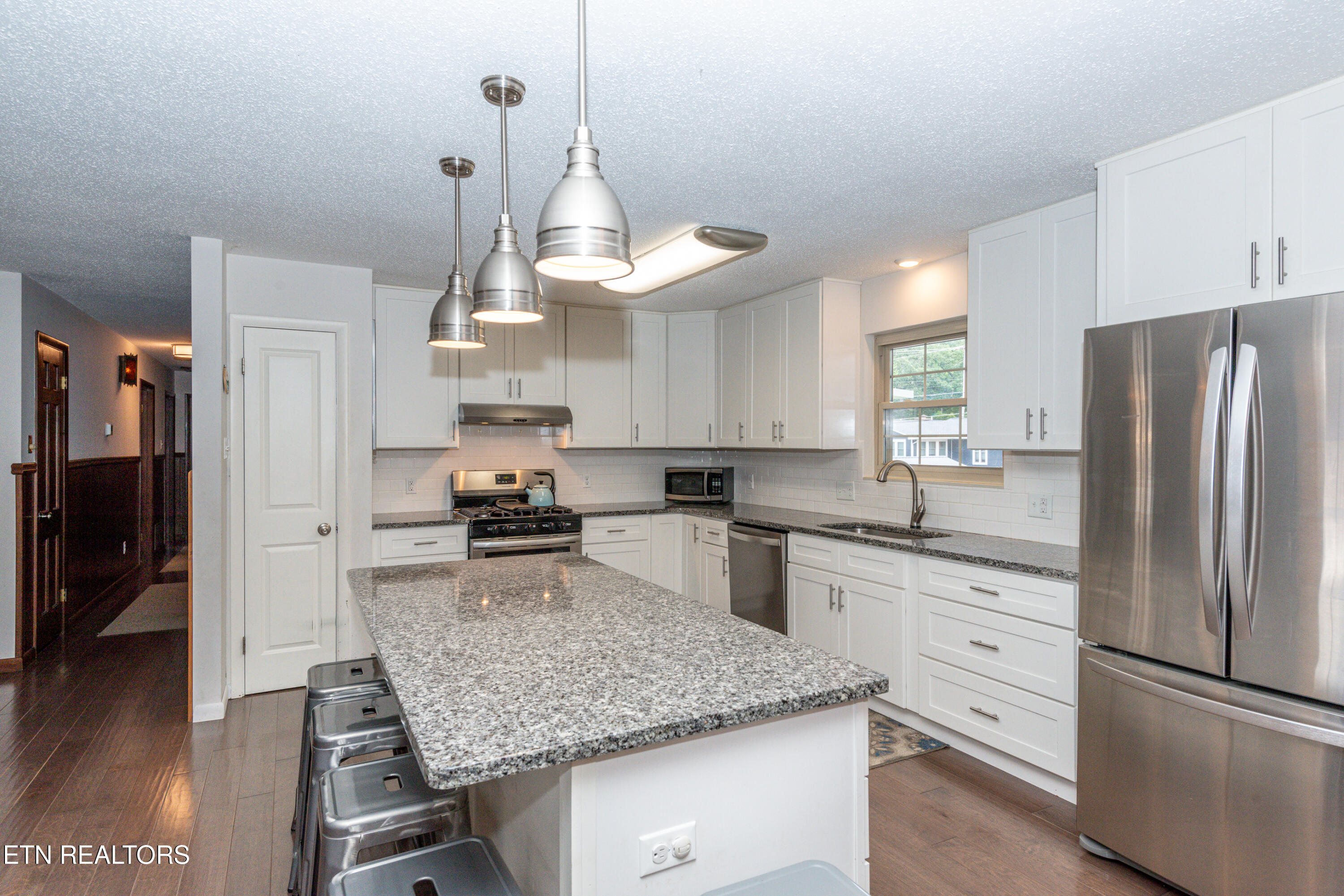 402 Montvale Station Road Maryville, TN 37803 - Photo 15 of 48 DSC_2402