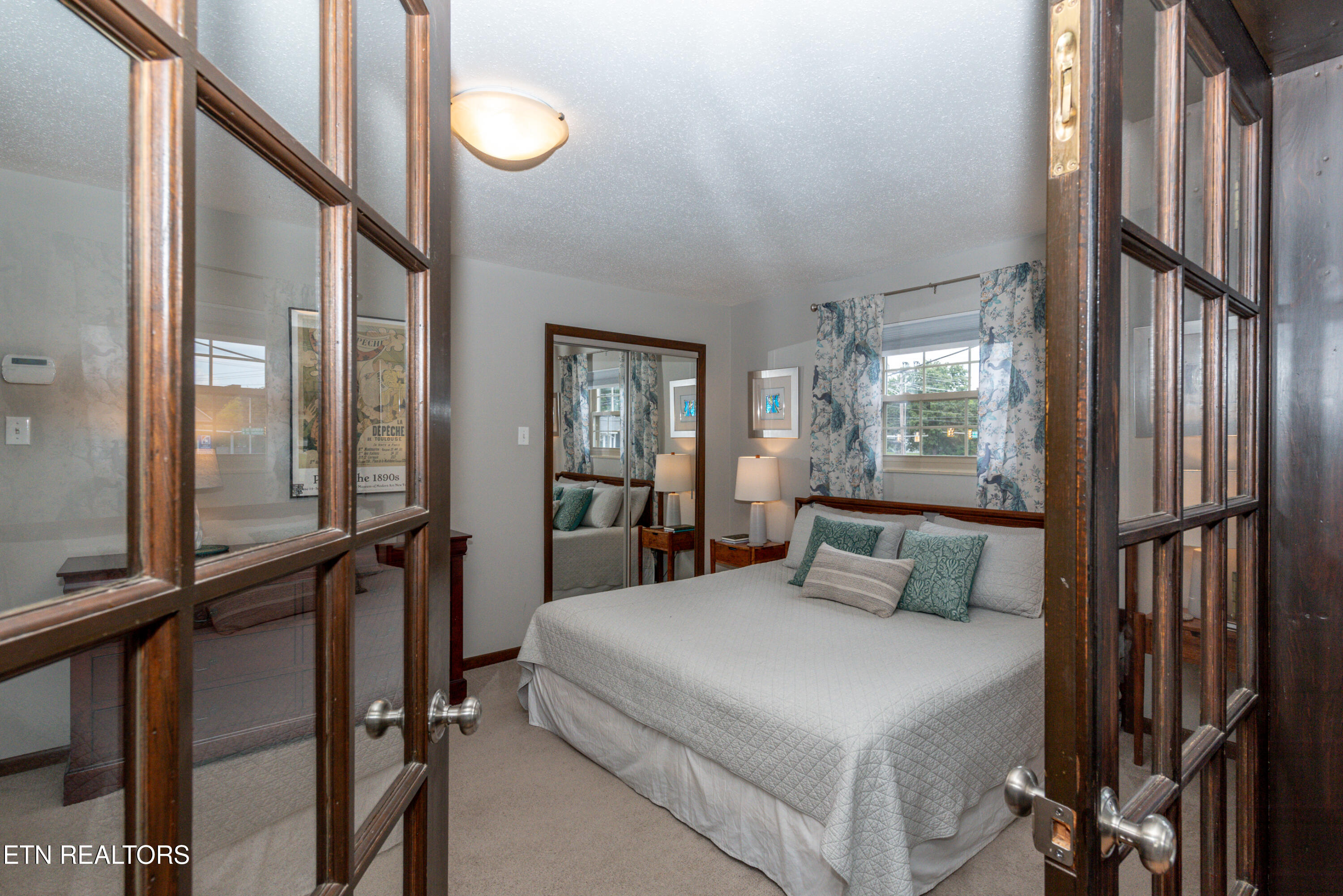 402 Montvale Station Road Maryville, TN 37803 - Photo 25 of 48 Primary Connects to Sunroom