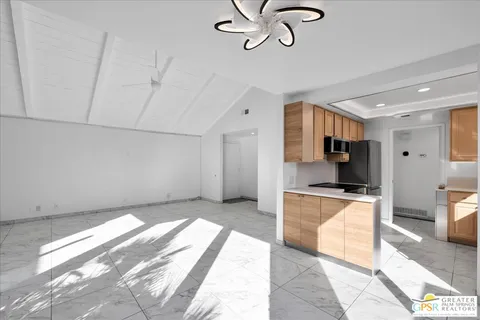 $435,000 | 2490 East Miramonte Circle, Unit B, Palm Springs, CA 92264