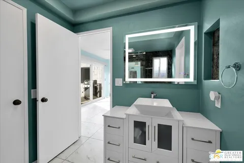 $435,000 | 2490 East Miramonte Circle, Unit B, Palm Springs, CA 92264