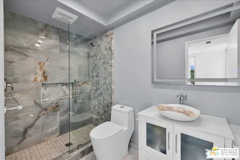 $435,000 | 2490 East Miramonte Circle, Unit B, Palm Springs, CA 92264