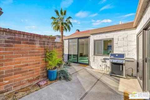 $435,000 | 2490 East Miramonte Circle, Unit B, Palm Springs, CA 92264