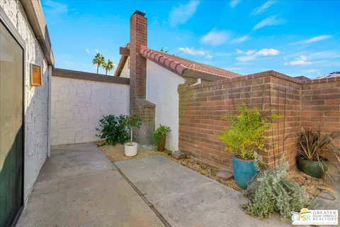 $435,000 | 2490 East Miramonte Circle, Unit B, Palm Springs, CA 92264