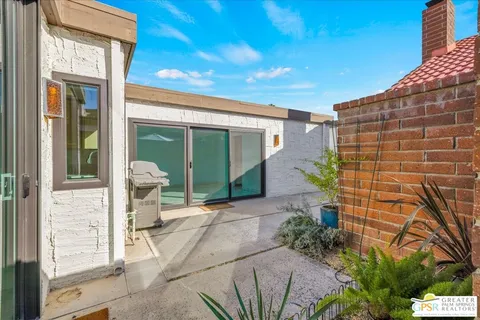 $435,000 | 2490 East Miramonte Circle, Unit B, Palm Springs, CA 92264