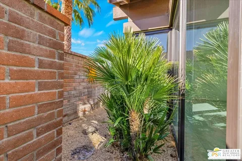 $435,000 | 2490 East Miramonte Circle, Unit B, Palm Springs, CA 92264