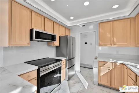 $435,000 | 2490 East Miramonte Circle, Unit B, Palm Springs, CA 92264