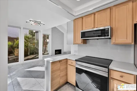 $435,000 | 2490 East Miramonte Circle, Unit B, Palm Springs, CA 92264