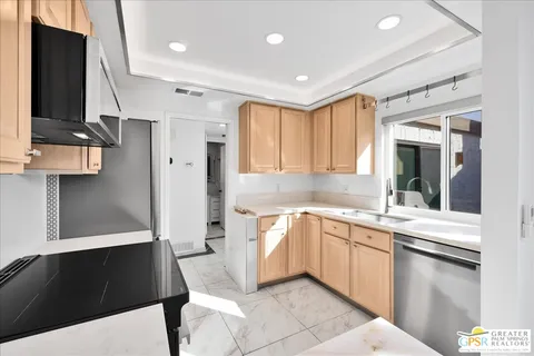 $435,000 | 2490 East Miramonte Circle, Unit B, Palm Springs, CA 92264