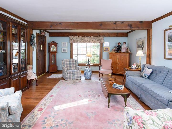 736 Brookhaven Road Wallingford, PA 19086 - Photo 4 of 22 Gallery Image 4