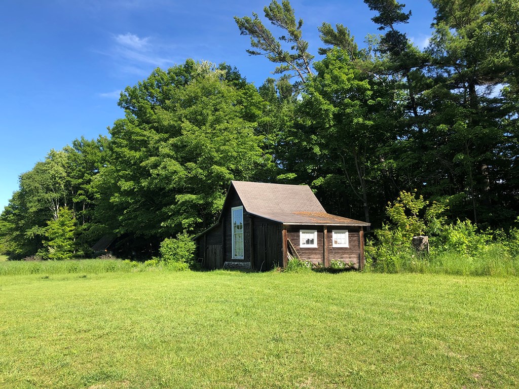 1593 Jackson Harbor Road Washington Island, WI 54246 - Photo 5 of 19