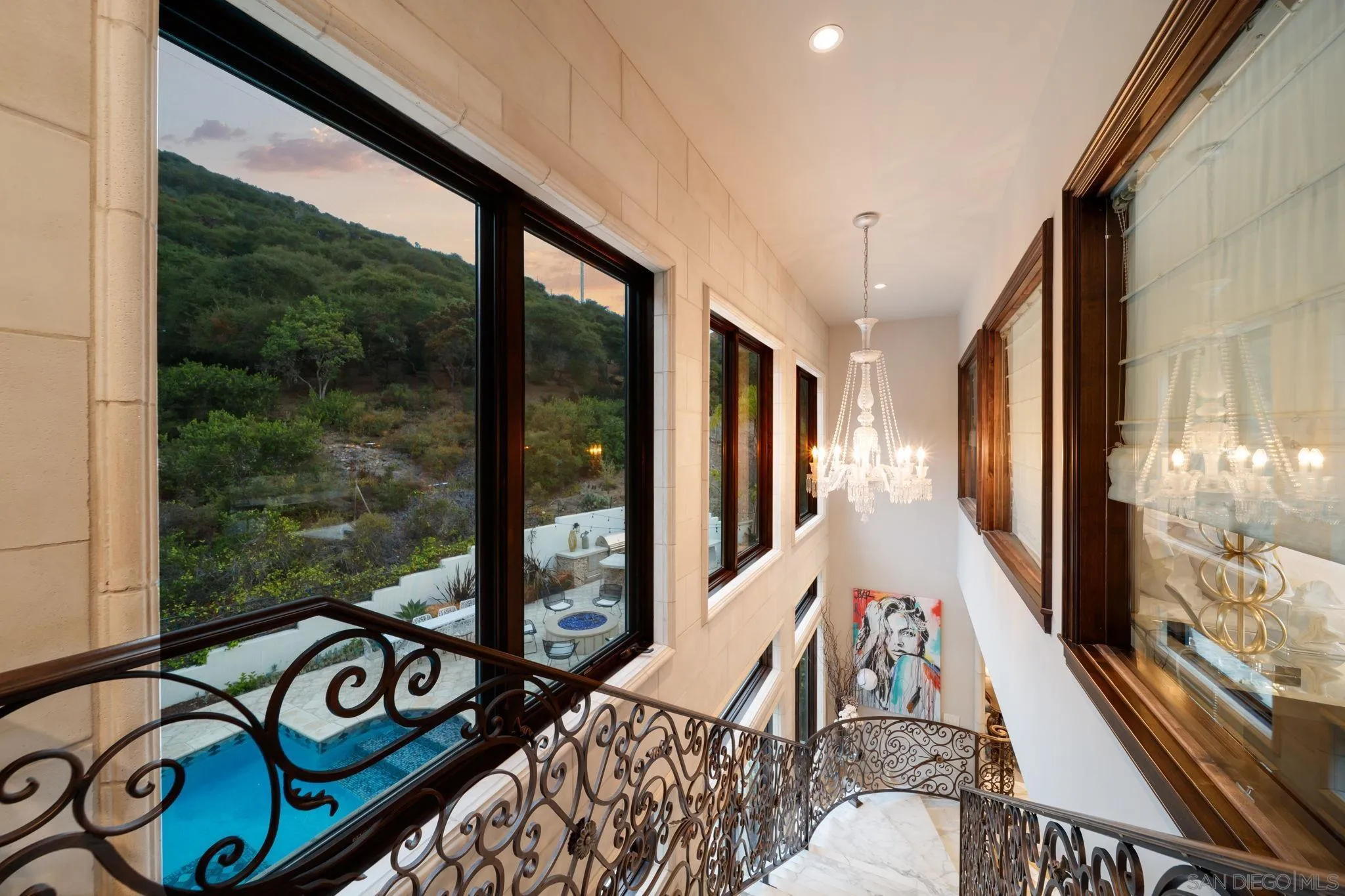 7853 Via Capri La Jolla, CA 92037 - Photo 66 of 67 a very nice looking room with a large window