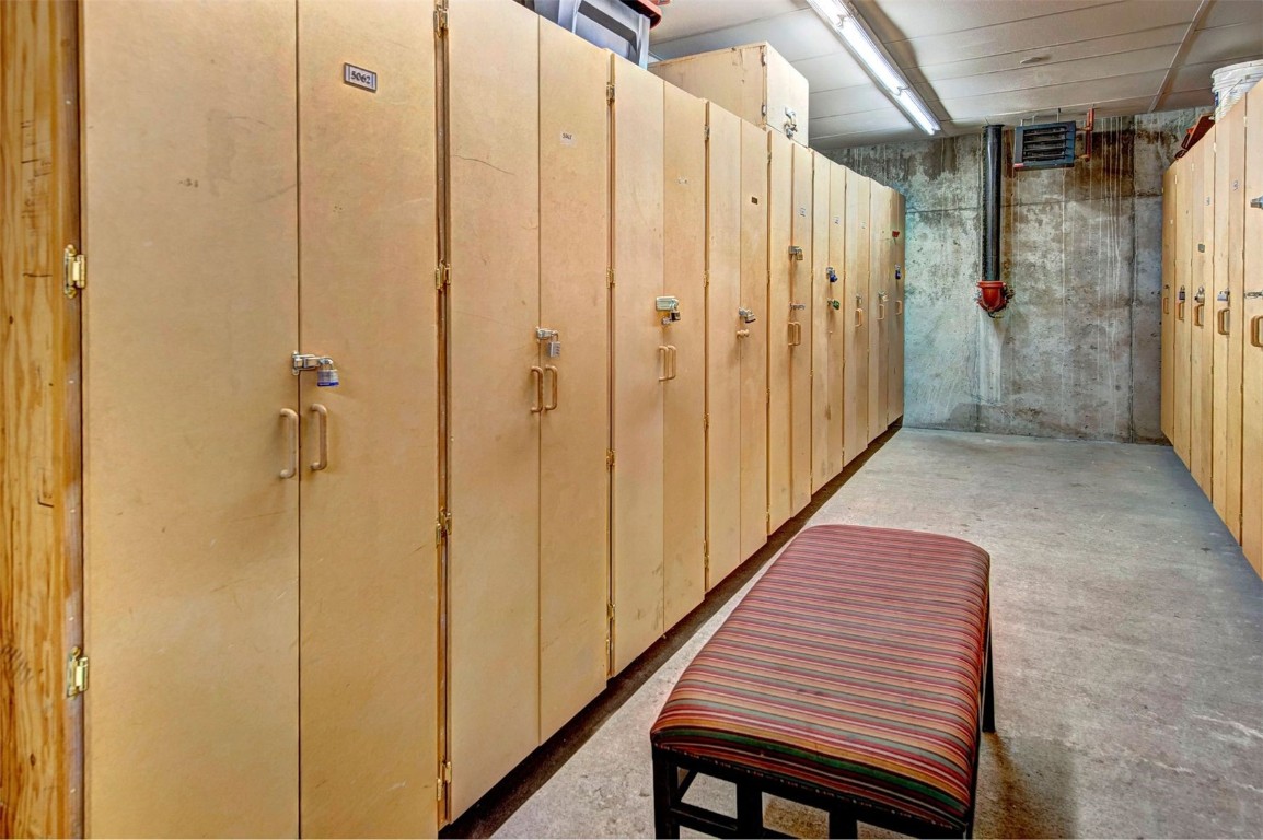 23110 Highway 6, Unit 5062 Keystone, CO 80435 - Photo 24 of 37 a view of a walk in closet