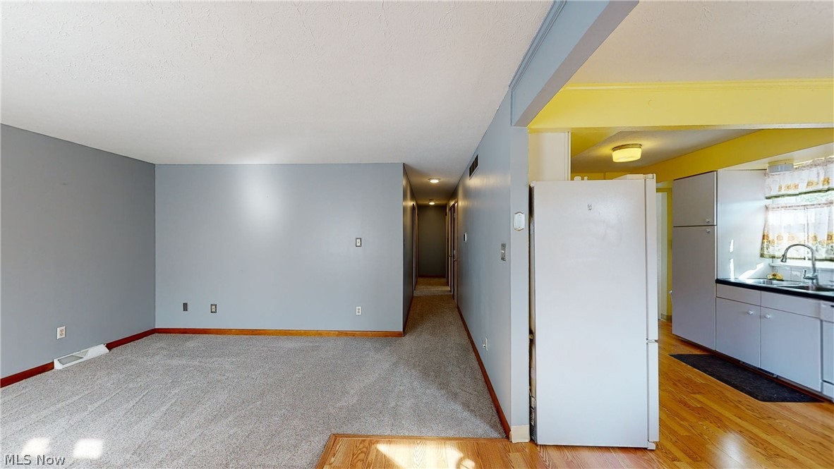 545 Gibbs Road Akron, OH 44312 - Photo 6 of 31