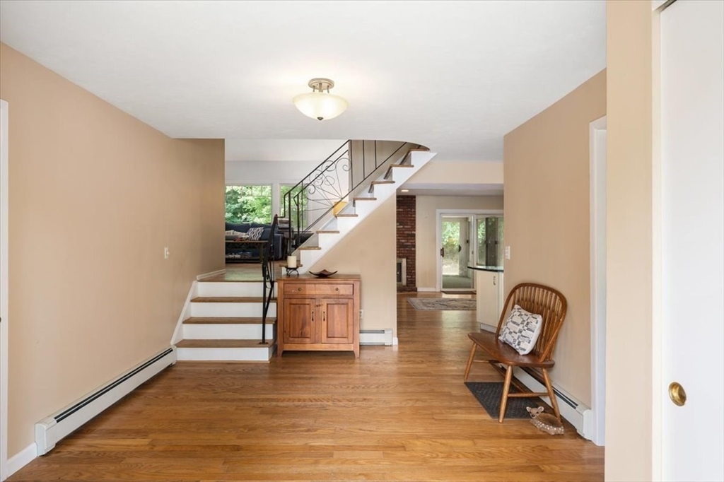 9 Ruthellen Road Holliston, MA 01746 - Photo 4 of 35 Gallery Image 4