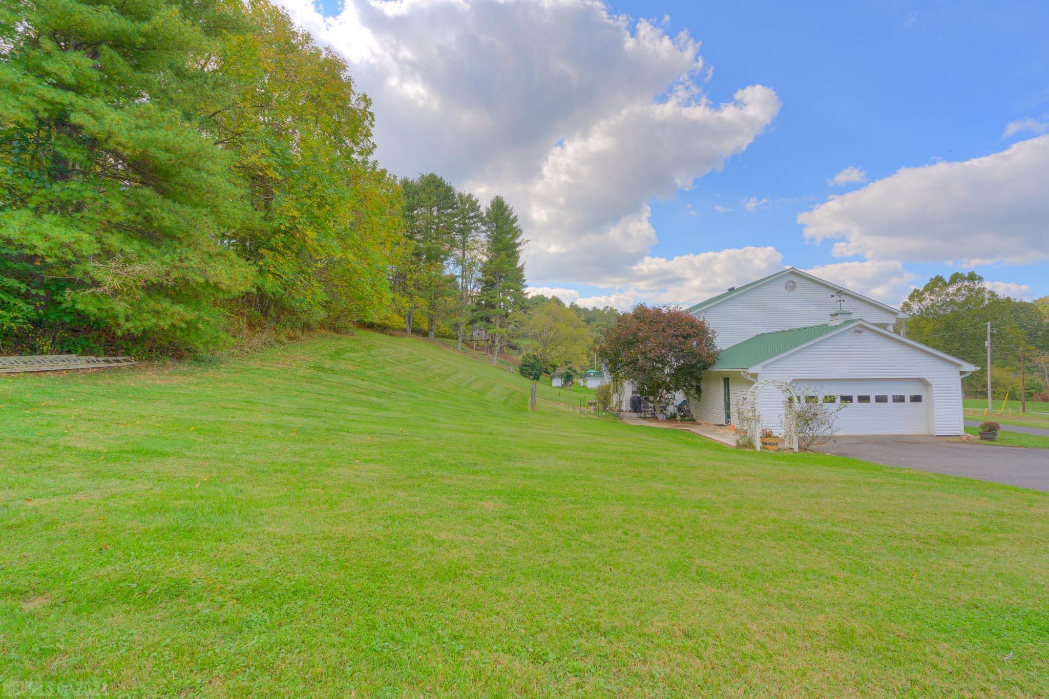 1544 Allisonia Road Hiwassee, VA 24347 - Photo 6 of 66 Gallery Image 6