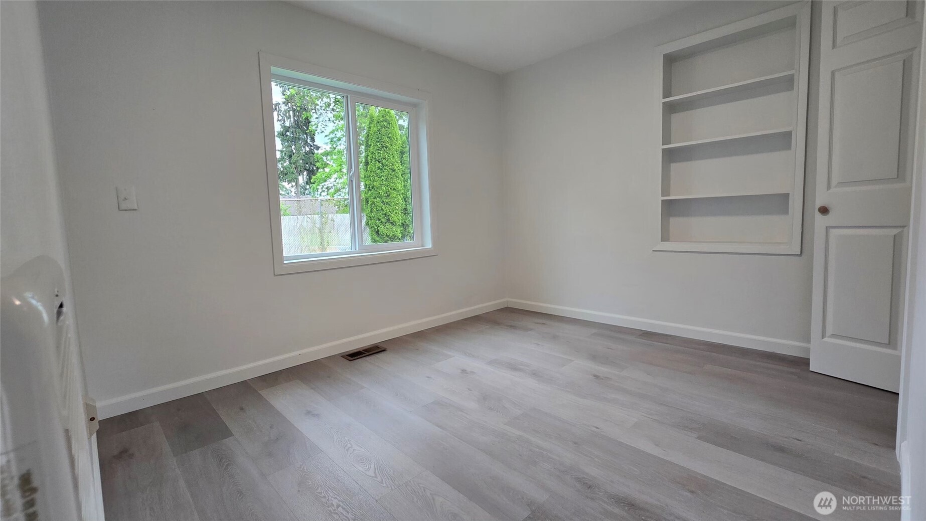 3330 Southeast 6th Street Renton, WA 98058 - Photo 11 of 12