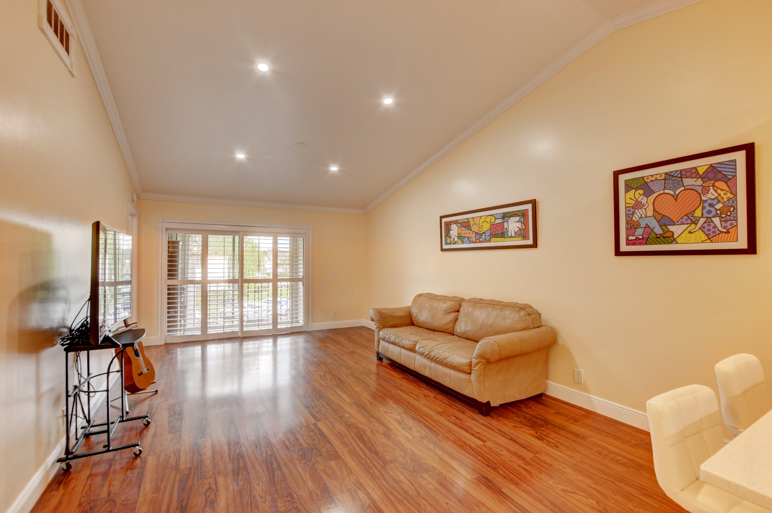 22159 Palms Way, Unit 201 Boca Raton, FL 33433 - Photo 7 of 25 Livng Room