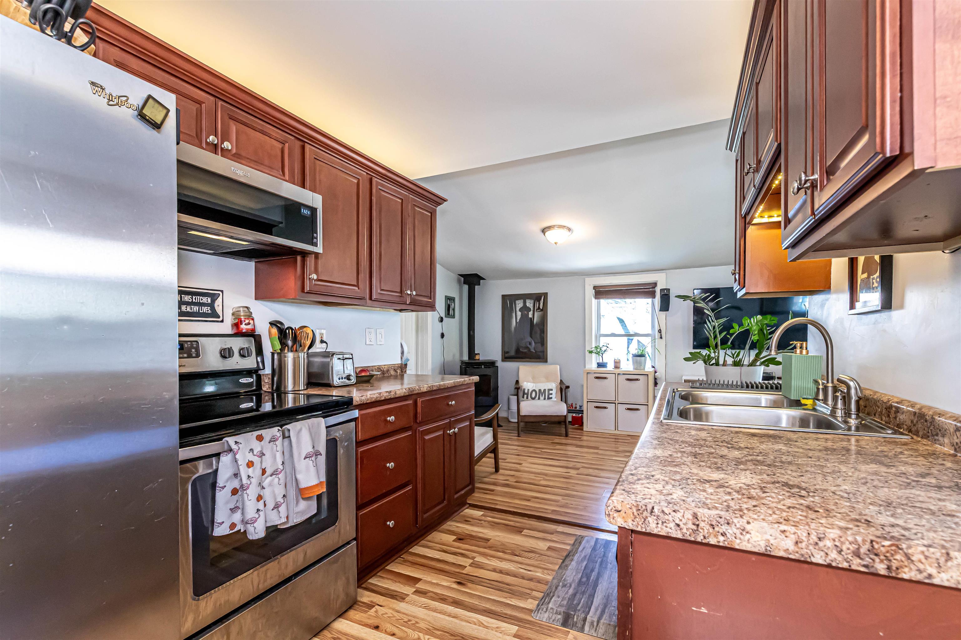 1936 Lake Shore Road Manchester, NH 03109 - Photo 9 of 38