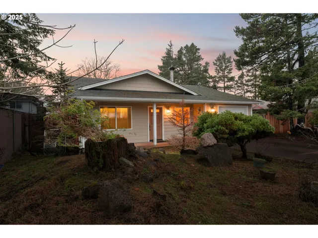 $359,000 | 1650 23rd Street, Florence, OR 97439