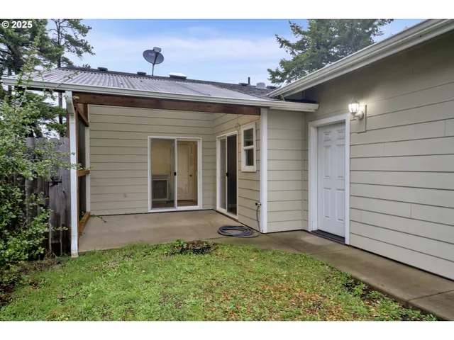 $359,000 | 1650 23rd Street, Florence, OR 97439