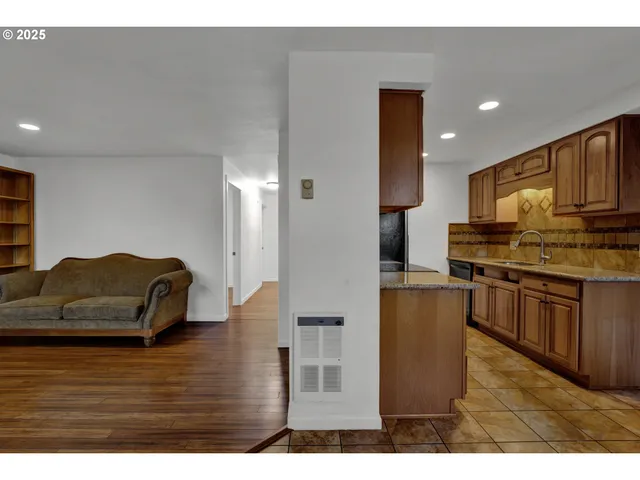 $359,000 | 1650 23rd Street, Florence, OR 97439